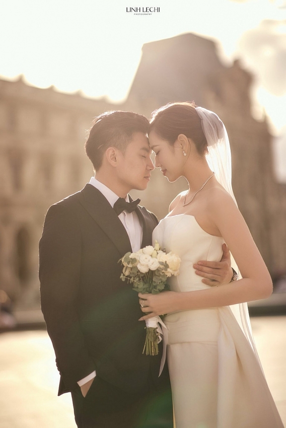 Hoa hậu Đỗ Thị Hà tung ảnh cưới lãng mạn bên trời Âu khiến fan ngỡ ngàng Hoa hậu Đỗ Thị Hà tung ảnh cưới lãng mạn bên trời Âu khiến fan ngỡ ngàng