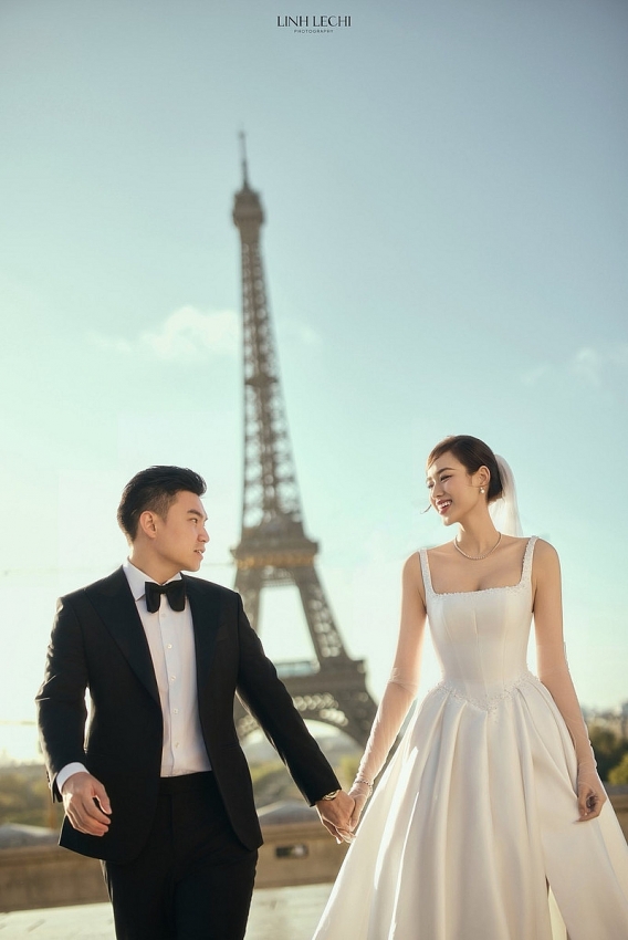 Hoa hậu Đỗ Thị Hà tung ảnh cưới lãng mạn bên trời Âu khiến fan ngỡ ngàng Hoa hậu Đỗ Thị Hà tung ảnh cưới lãng mạn bên trời Âu khiến fan ngỡ ngàng