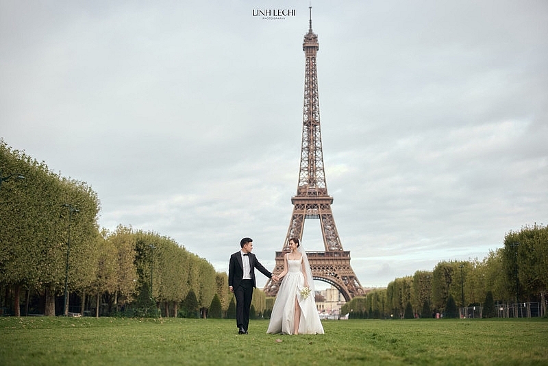 Hoa hậu Đỗ Thị Hà tung ảnh cưới lãng mạn bên trời Âu khiến fan ngỡ ngàng Hoa hậu Đỗ Thị Hà tung ảnh cưới lãng mạn bên trời Âu khiến fan ngỡ ngàng