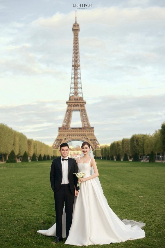 Hoa hậu Đỗ Thị Hà tung ảnh cưới lãng mạn bên trời Âu khiến fan ngỡ ngàng Hoa hậu Đỗ Thị Hà tung ảnh cưới lãng mạn bên trời Âu khiến fan ngỡ ngàng