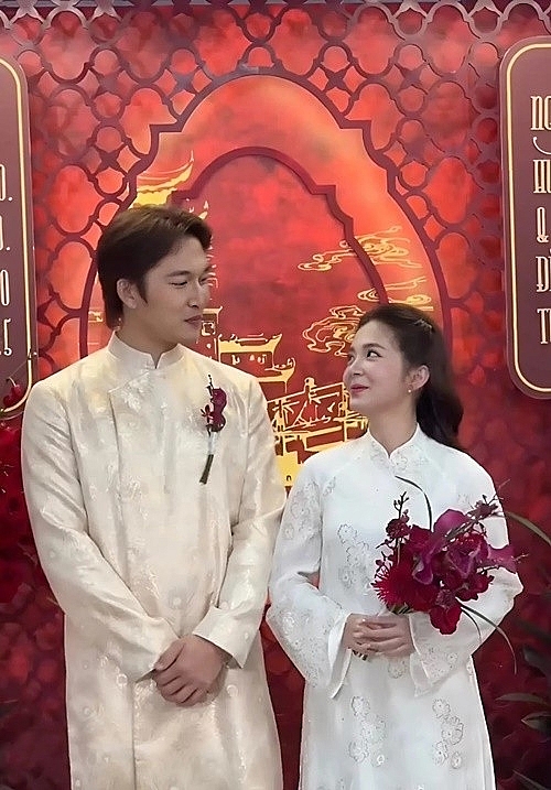 Ngọc Huyền - Đình Tú hạnh phúc trong lễ vu quy Ngọc Huyền - Đình Tú hạnh phúc trong lễ vu quy