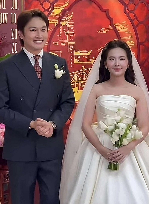 Ngọc Huyền - Đình Tú hạnh phúc trong lễ vu quy Ngọc Huyền - Đình Tú hạnh phúc trong lễ vu quy