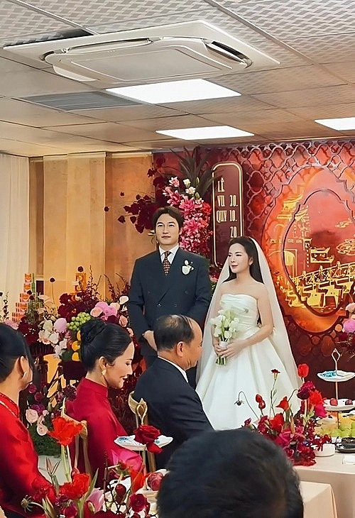 Ngọc Huyền - Đình Tú hạnh phúc trong lễ vu quy Ngọc Huyền - Đình Tú hạnh phúc trong lễ vu quy