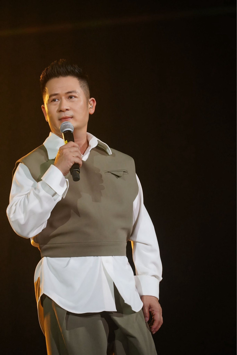 Bằng Kiều, Đức Phúc cùng dàn sao Việt lan tỏa yêu thương đến đồng bào vùng lũ Bằng Kiều, Đức Phúc cùng dàn sao Việt lan tỏa yêu thương đến đồng bào vùng lũ