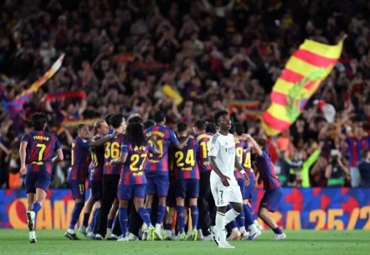 Barca nguy cơ bị trục xuất khỏi Cúp C1