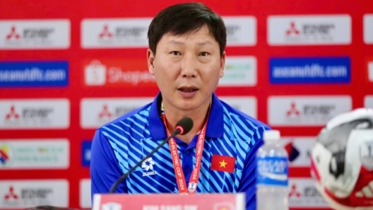 HLV Kim Sang-sik lý giải trận thua Malaysia