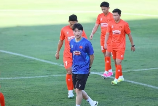 Tuyển Việt Nam chia tay trợ lý Kim Do Heon