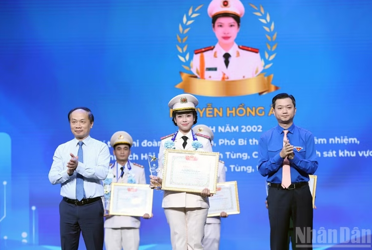 Diễn viên phim "Trại buôn người" trở thành "Thanh niên sống đẹp" năm 2026
