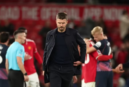 HLV Man Utd phát biểu cay đắng sau trận hòa Tottenham
