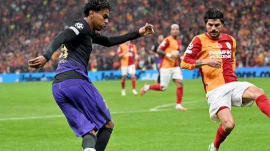 Yamal kiến tạo ‘siêu đỉnh’ ở Champions League