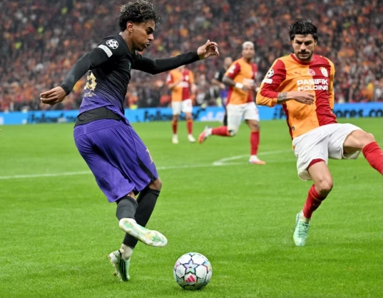 Yamal kiến tạo ‘siêu đỉnh’ ở Champions League