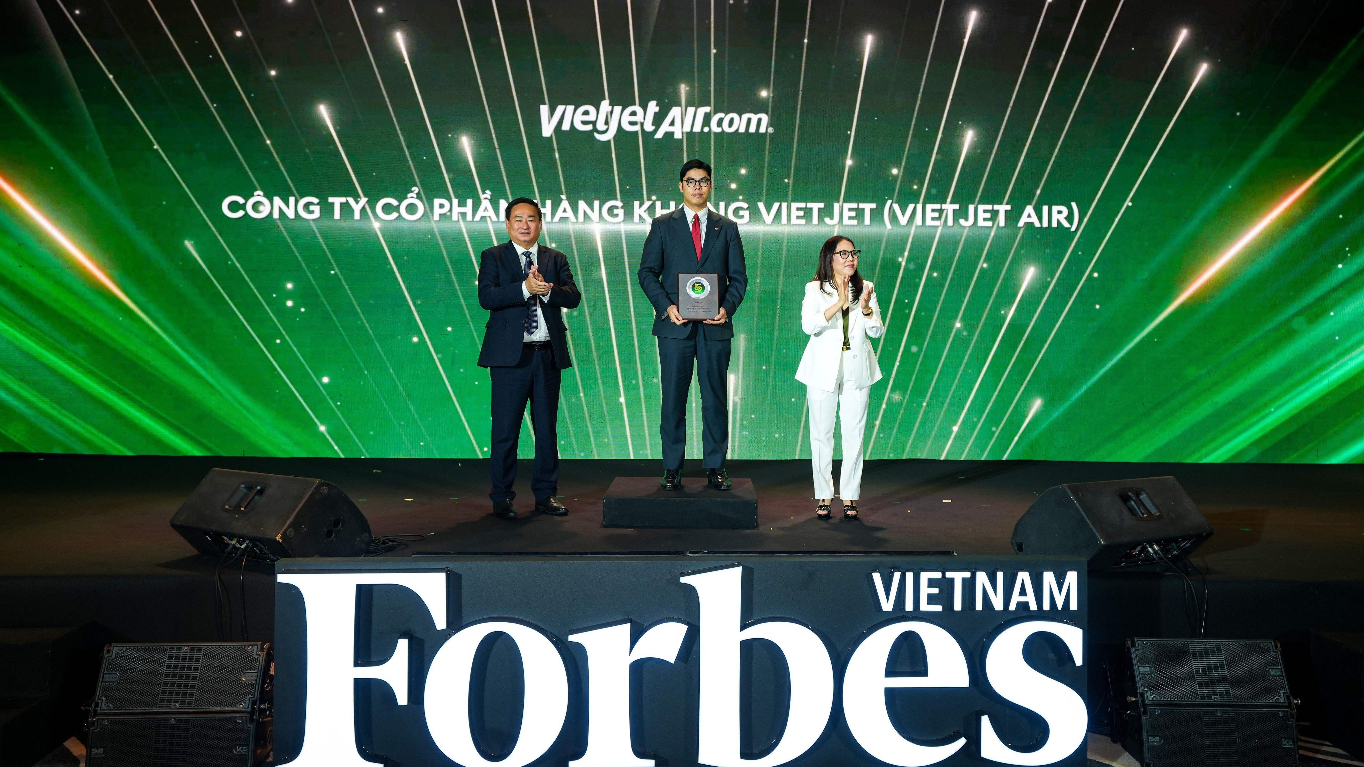 Forbes vinh danh Vietjet trong Top 50 doanh nghiệp dẫn đầu về ESG 2026