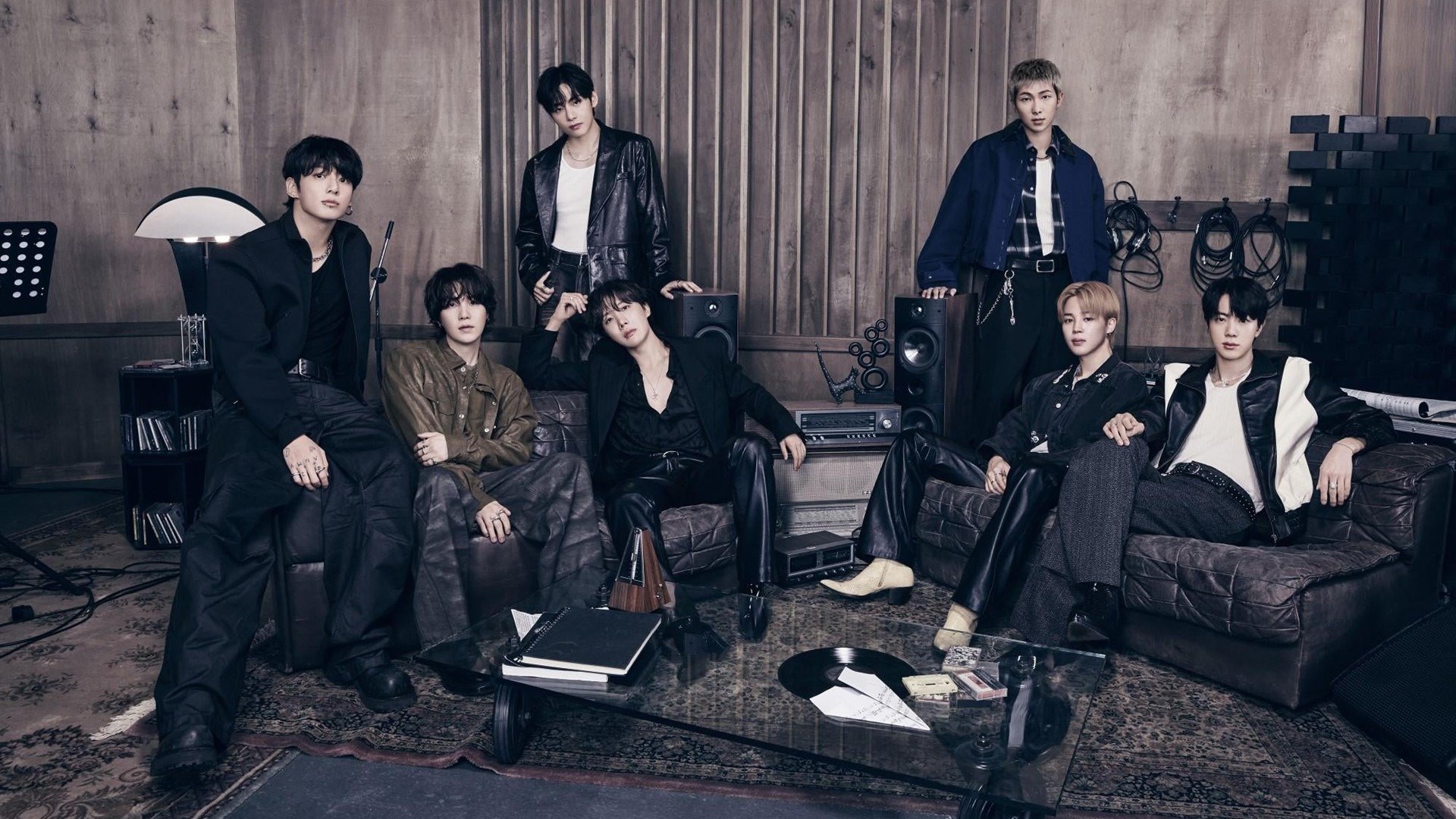 BTS lập kỷ lục 5 tỉ lượt nghe với album "Arirang" BTS lập kỷ lục 5 tỉ lượt nghe với album "Arirang"