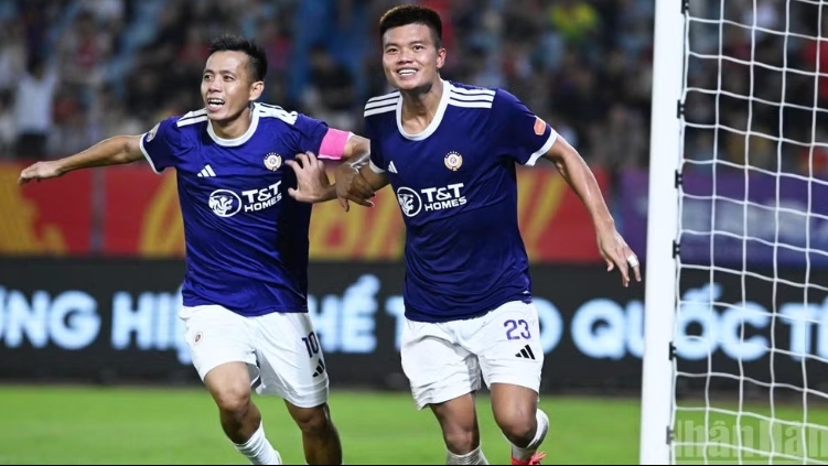 Hà Nội FC thắng trận derby Thủ đô, Công an Hà Nội mất ngôi đầu V.League