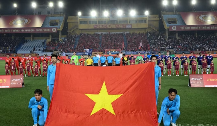Hà Nội FC thắng trận derby Thủ đô, Công an Hà Nội mất ngôi đầu V.League