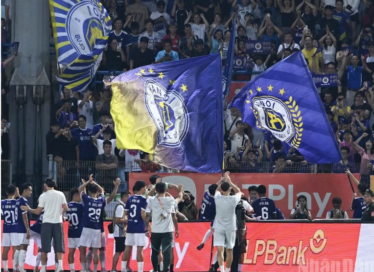 Hà Nội FC thắng trận derby Thủ đô, Công an Hà Nội mất ngôi đầu V.League