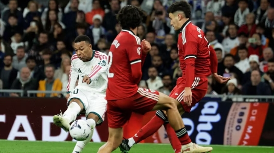 Real Madrid bất bại 8 trận sân nhà liên tiếp