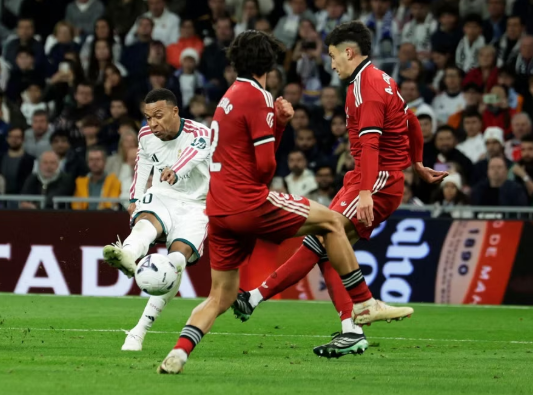 Real Madrid bất bại 8 trận sân nhà liên tiếp