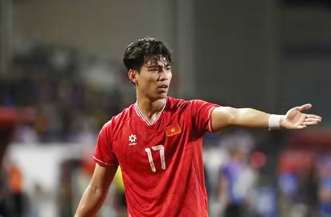 Văn Thanh báo tin kém vui đến tuyển Việt Nam Văn Thanh báo tin kém vui đến tuyển Việt Nam
