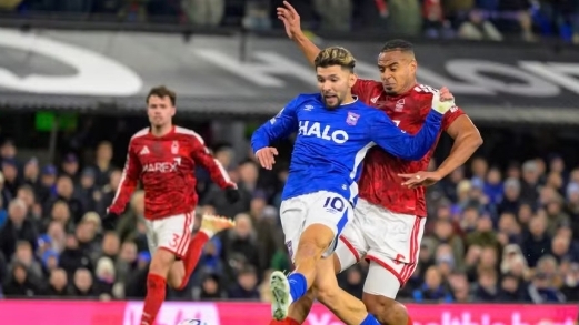 Nottingham Forest vuột chiến thắng ở Ngoại hạng Anh