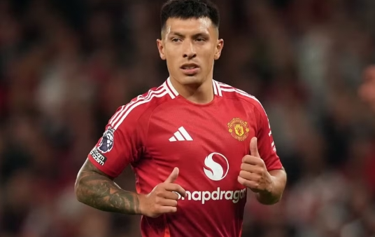 Barca muốn chiêu mộ Lisandro Martinez giá… 0 đồng