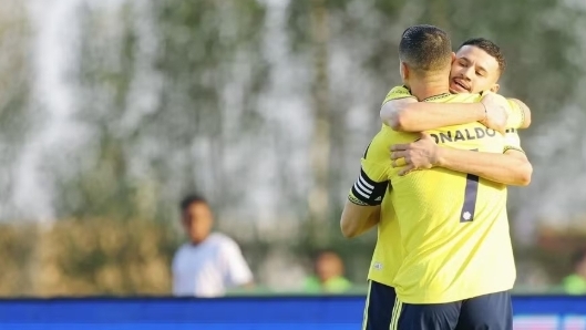 Ronaldo nhường giải Cầu thủ hay nhất cho đồng đội