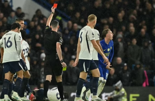 Tottenham làm được điều "hiếm có" trước Chelsea