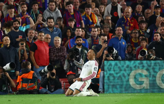 Real Madrid thắng trận "siêu kinh điển" trước Barca