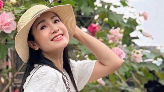 Sao Việt: NSND Thu Hà rạng rỡ, Hoa hậu Đền Hùng Giáng My đẹp yêu kiều