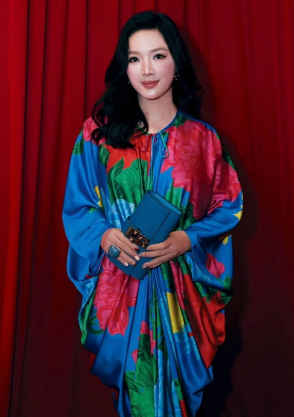 Sao Việt: NSND Thu Hà rạng rỡ, Hoa hậu Đền Hùng Giáng My đẹp yêu kiều Sao Việt: NSND Thu Hà rạng rỡ, Hoa hậu Đền Hùng Giáng My đẹp yêu kiều