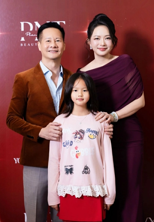 Sao Việt: NSND Thu Hà rạng rỡ, Hoa hậu Đền Hùng Giáng My đẹp yêu kiều Sao Việt: NSND Thu Hà rạng rỡ, Hoa hậu Đền Hùng Giáng My đẹp yêu kiều