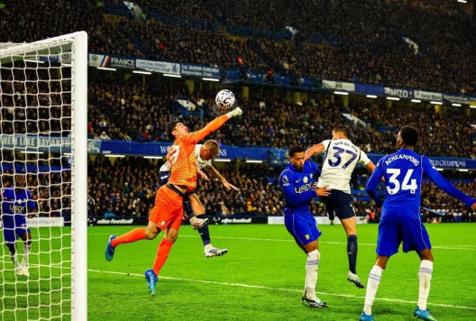 Chelsea đón tin vui bất ngờ từ thủ thành Martinez