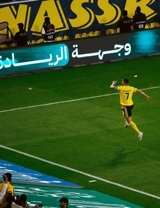 Ronaldo giải cơn khát hat-trick sau 908 ngày Ronaldo giải cơn khát hat-trick sau 908 ngày
