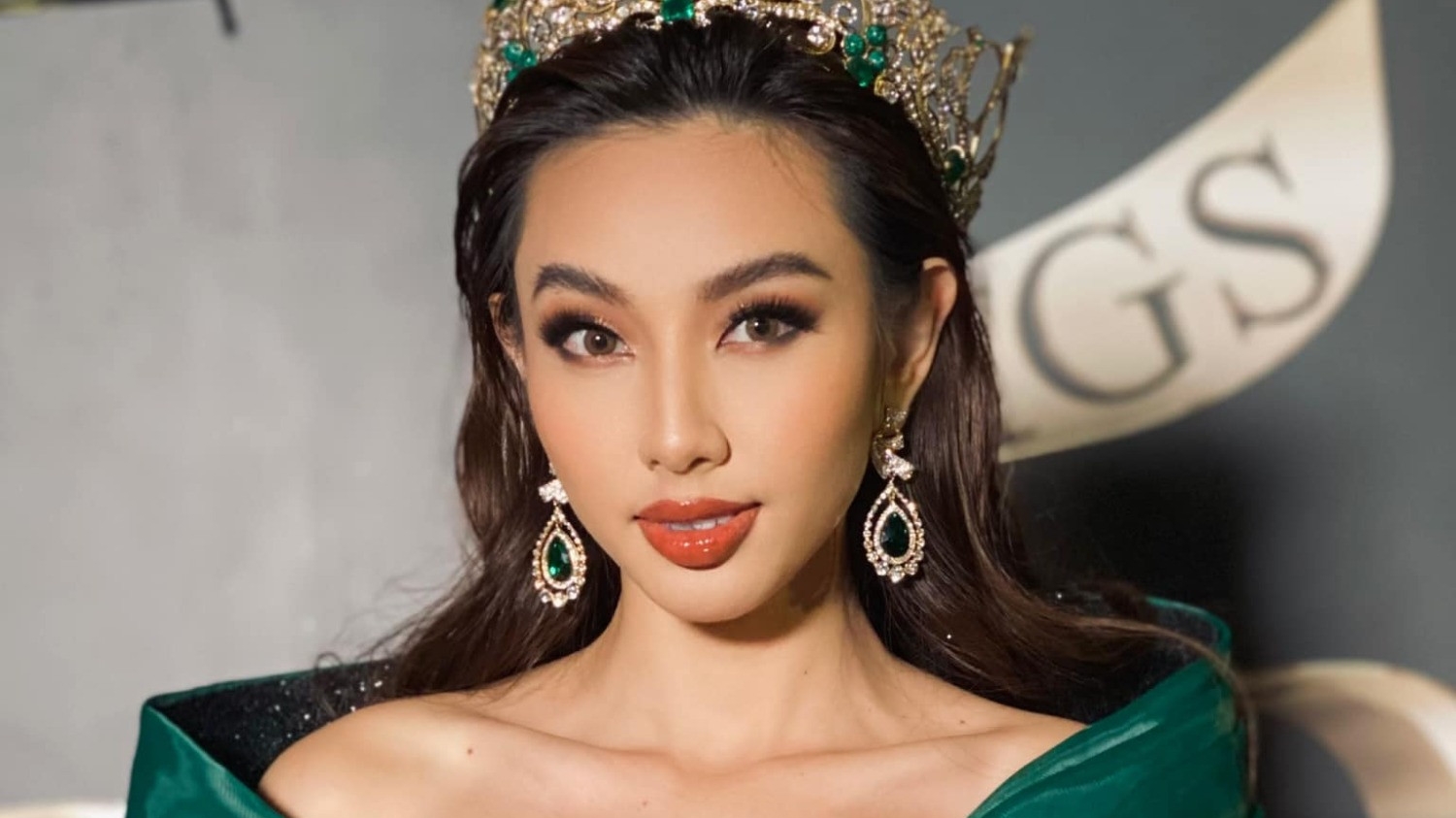 Hoa hậu Thuỳ Tiên chính thức lên tiếng việc bị kiện