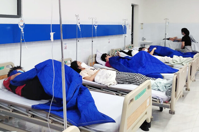 Vụ ngộ độc tại Trường Ischool Nha Trang khiến 257 trẻ nhập viện: Một bé lớp 1 tử vong