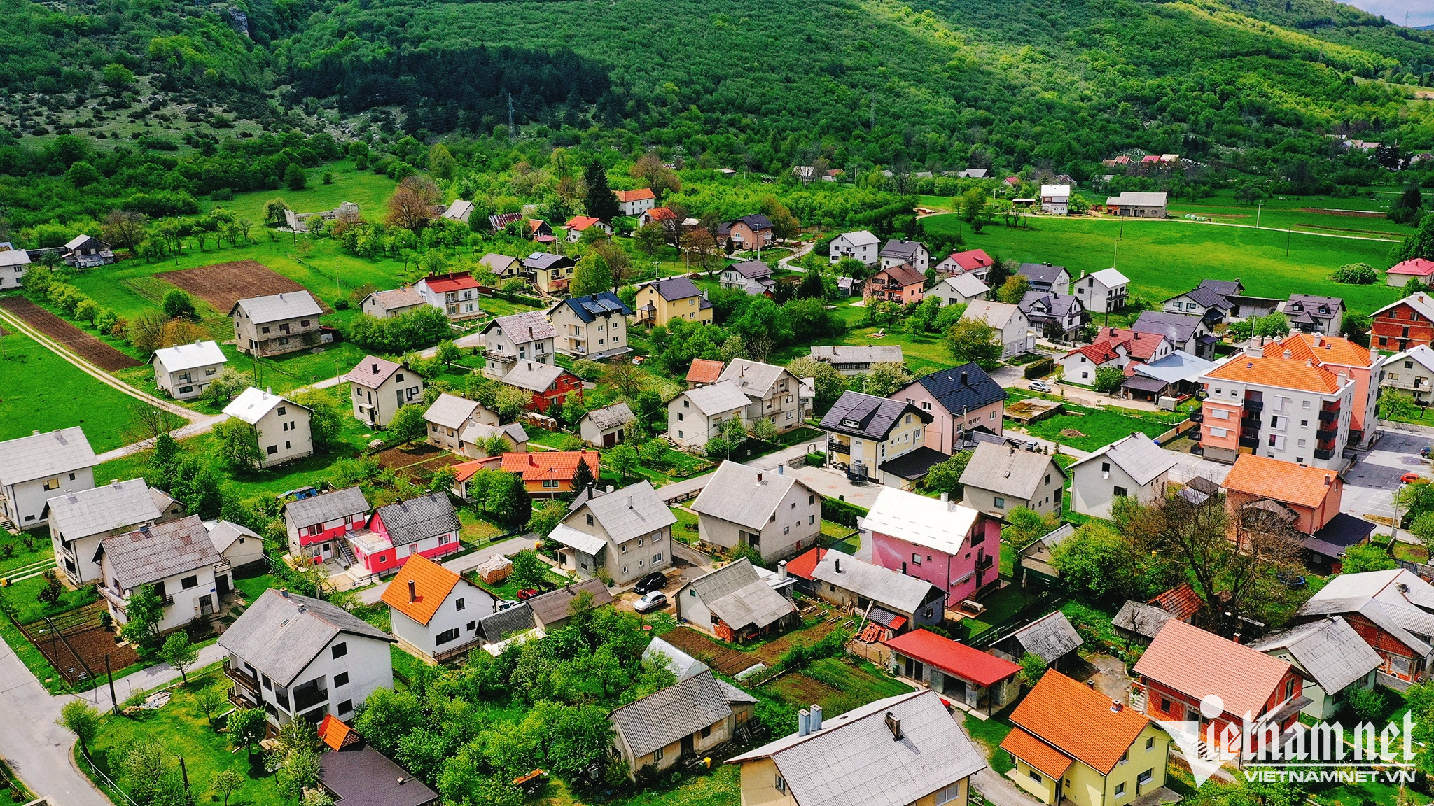 Mê mẩn với cảnh sắc thị trấn cổ Bled ở Slovenia