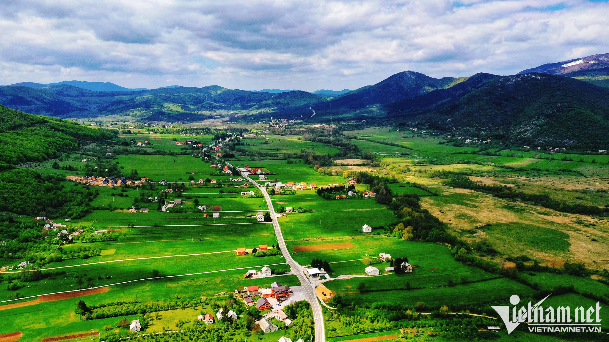 Mê mẩn với cảnh sắc thị trấn cổ Bled ở Slovenia Mê mẩn với cảnh sắc thị trấn cổ Bled ở Slovenia
