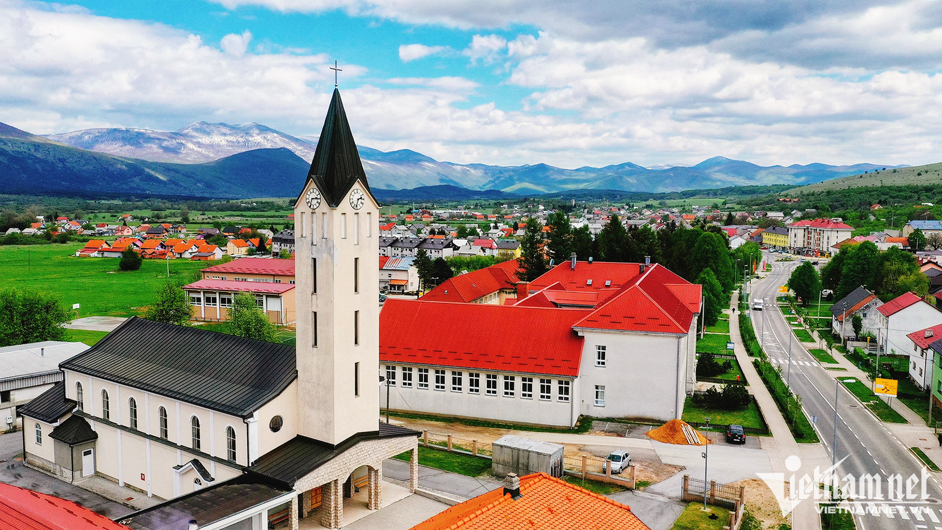 Mê mẩn với cảnh sắc thị trấn cổ Bled ở Slovenia