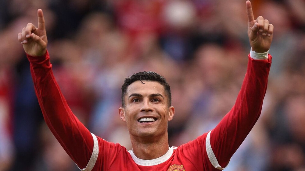 Ronaldo nói yêu Man United sau khi chấm dứt hợp đồng