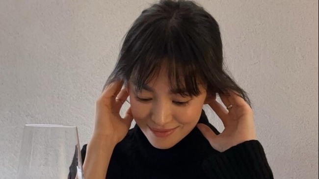 Song Hye Kyo khoe nhan sắc tươi trẻ, hào hứng đón tuổi 41