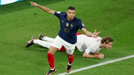 Mbappe ghi cú đúp hạ Đan Mạch, tuyển Pháp qua vòng bảng World Cup 2022