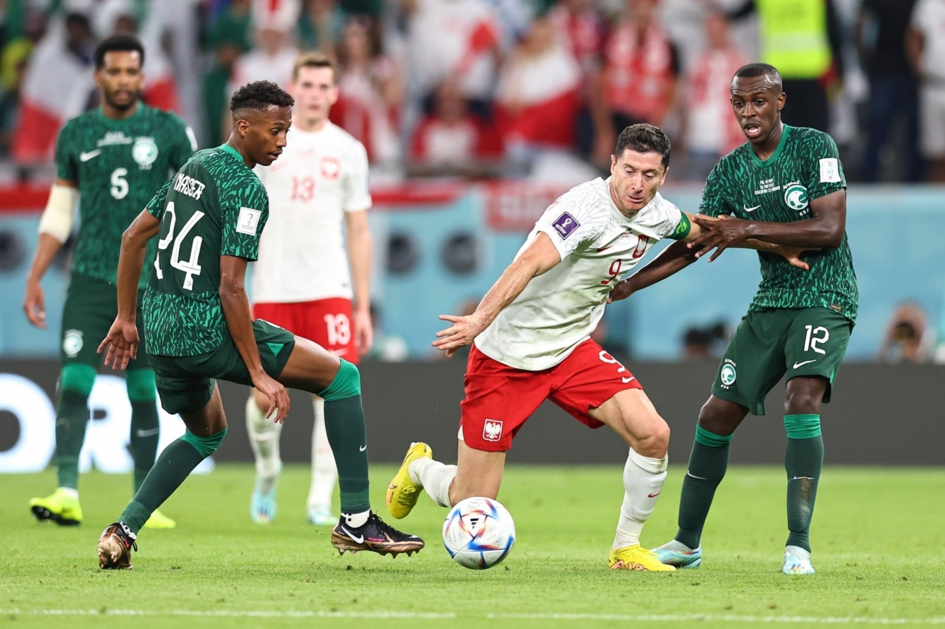 Lewandowski bật khóc ăn mừng bàn thắng đầu tiên ở World Cup