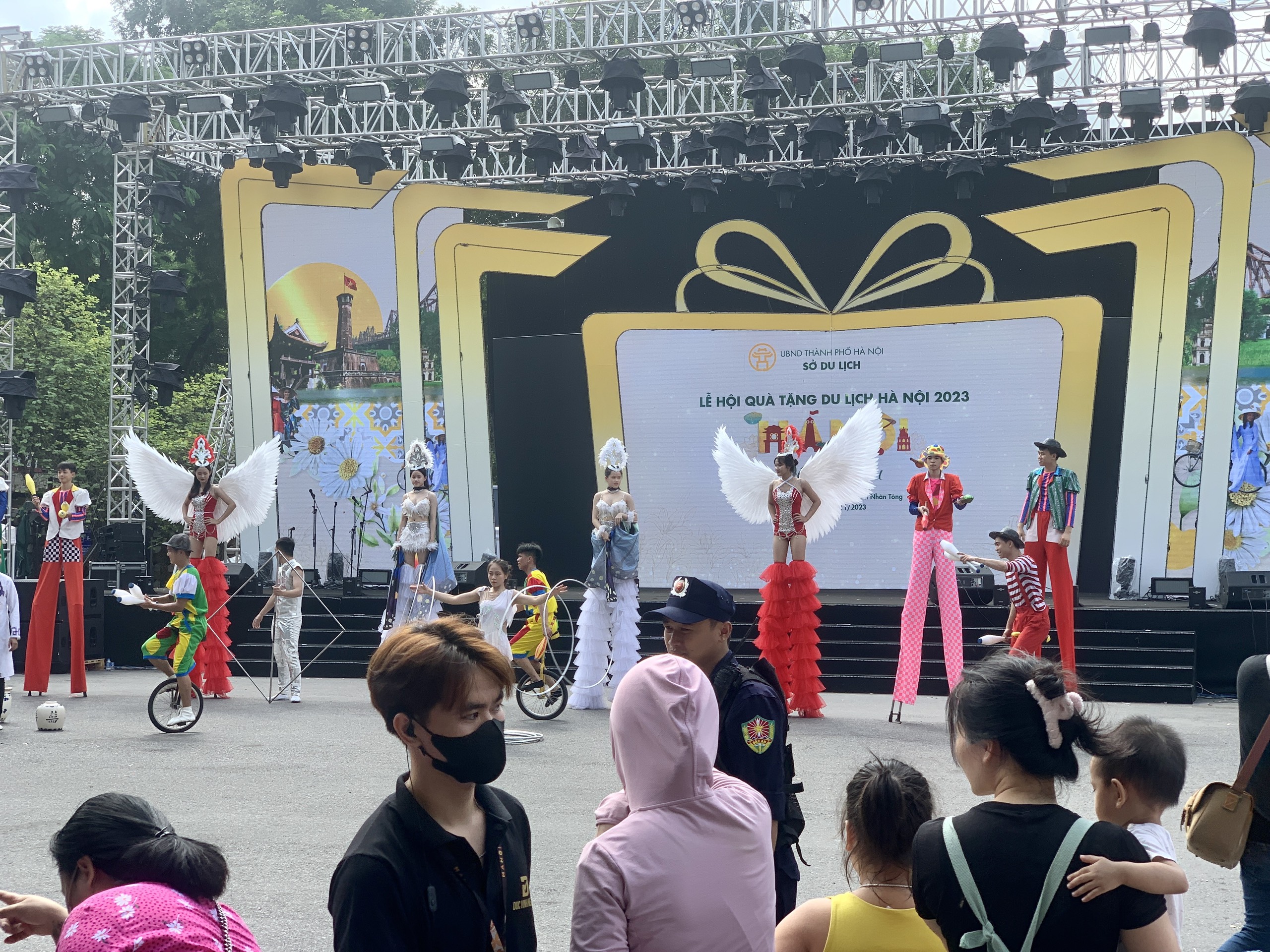 Điểm hẹn văn hoá, ẩm thực cuối tuần tại Lễ hội Quà tặng du lịch Hà Nội 2023