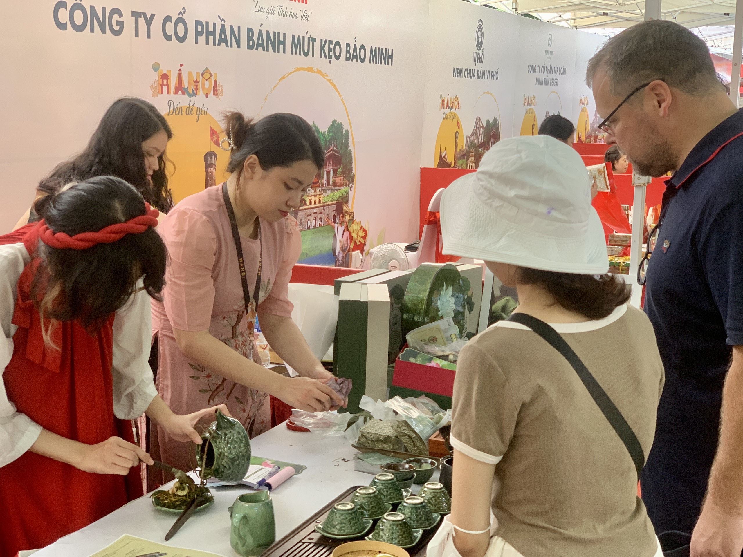 Điểm hẹn văn hoá, ẩm thực cuối tuần tại Lễ hội Quà tặng du lịch Hà Nội 2023