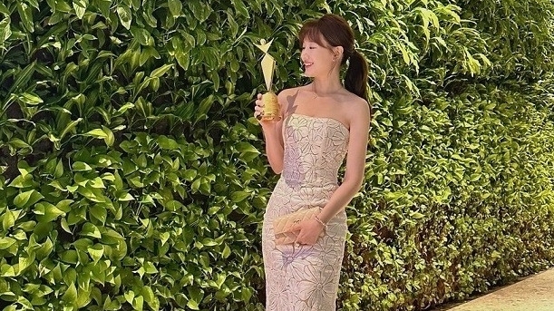 Hari Won vinh dự nhận giải Ngôi sao người mẫu Việt Nam tại Hàn Quốc