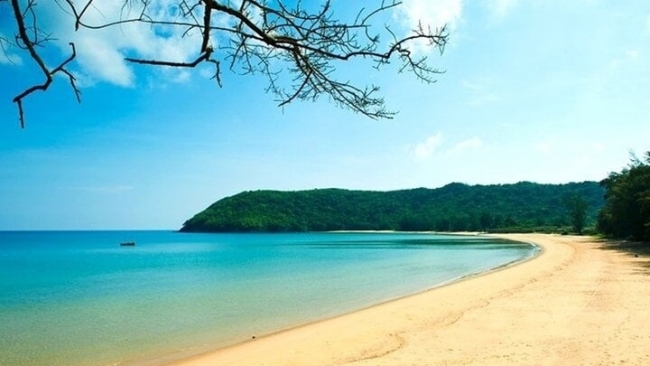 Những bãi biển hoang sơ tuyệt đẹp ít người biết tới ở Việt Nam