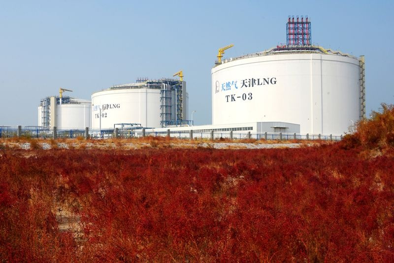 Trung Quốc bắt đầu bán lại LNG kiếm lời