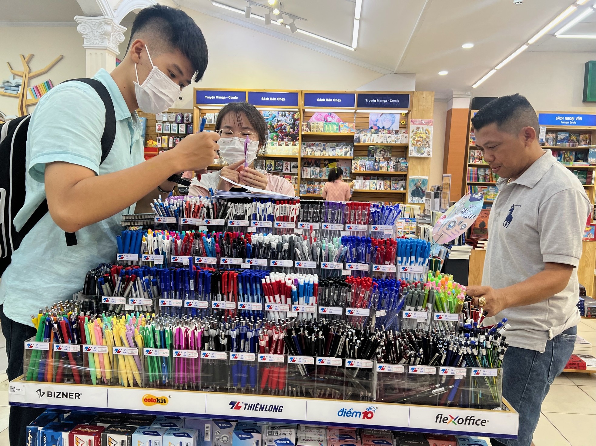 Thị trường 20/11: Nhiều quà tặng vừa tiền, đẹp mắt, ý nghĩa Thị trường 20/11: Nhiều quà tặng vừa tiền, đẹp mắt, ý nghĩa