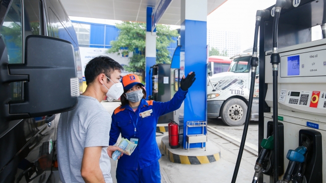 Cây xăng xuất hóa đơn điện tử: Cần lộ trình nhưng tránh trì hoãn, “câu giờ”