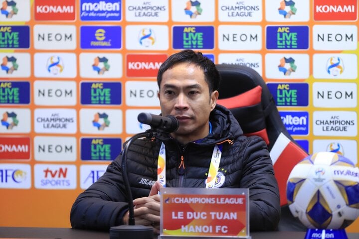 HLV Lê Đức Tuấn: Hà Nội FC gặp bất lợi vì thời tiết
